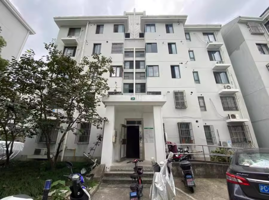 上海市松江区荣都公寓29栋1F 