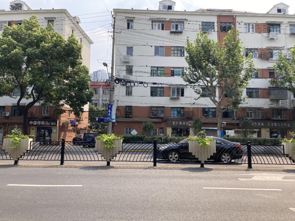 上海市虹口区15号小区15栋5F 