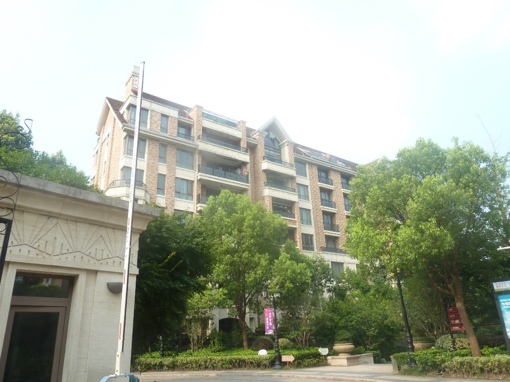 上海市杨浦区仁恒怡庭27栋1F及车位 