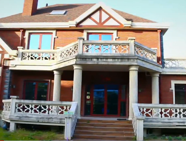 上海市松江区泰晤士小镇111栋 