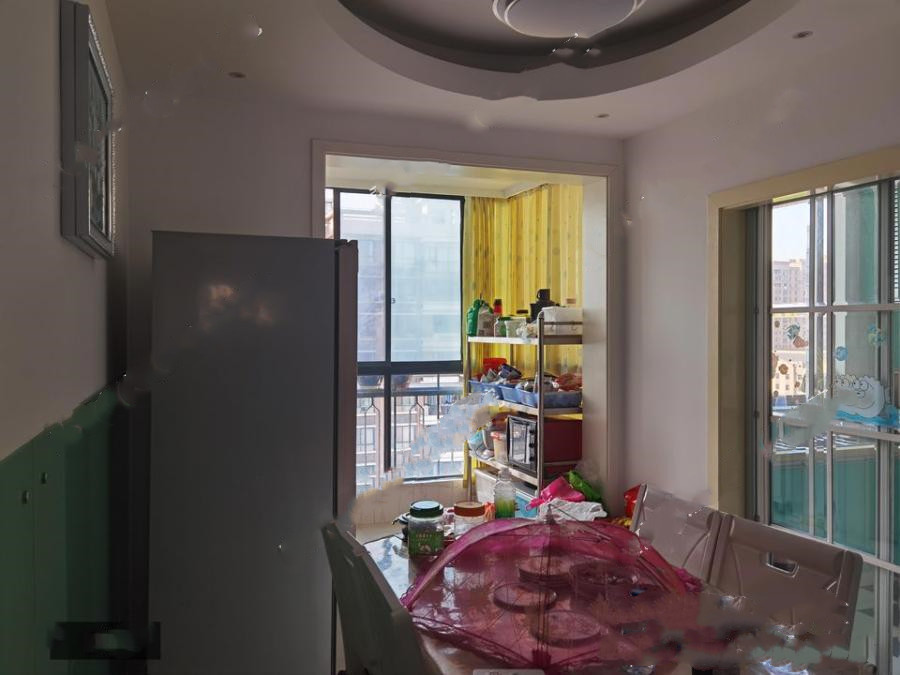 上海市金山区棕榈湾花园39栋10F 