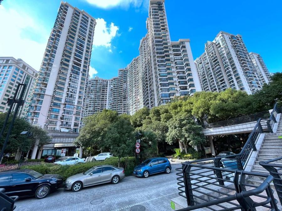 上海市普陀区中远两湾城125栋22F及车库 