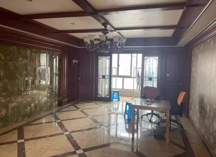 上海市宝山区牡丹华庭2栋8F 