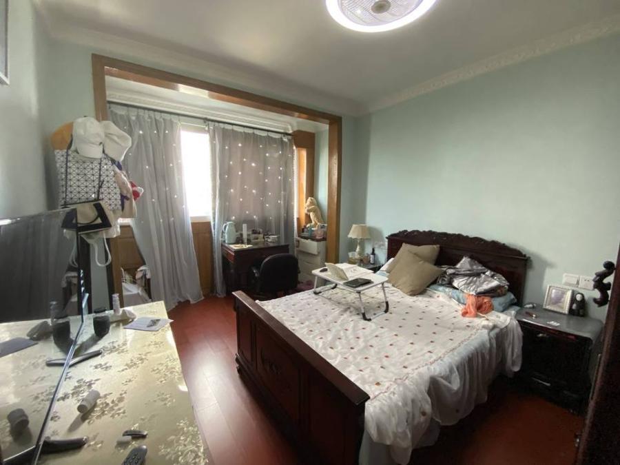 上海市普陀区绿叶小区3栋4F 