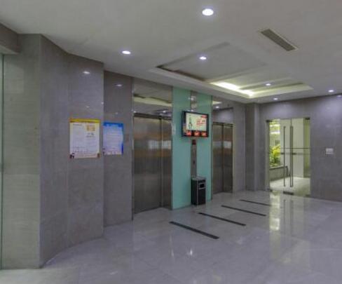 上海市虹口区复城国际910栋19F及地下车位8个 