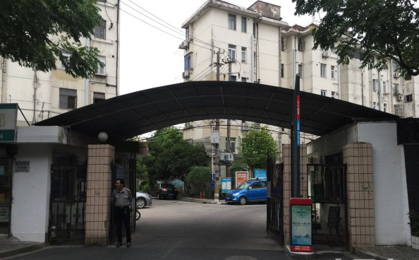 上海市青浦区城东新村136栋6F 