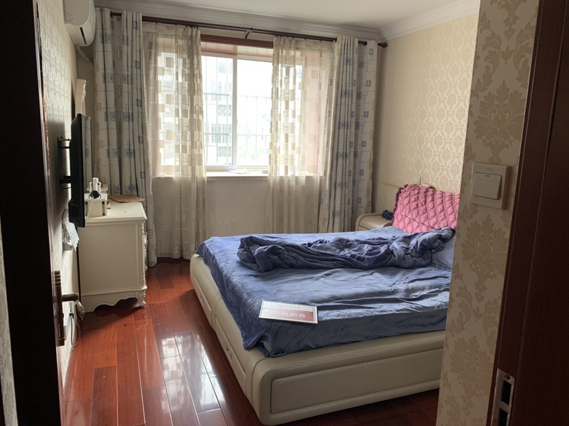 上海市松江区九亭明珠苑35栋4F 