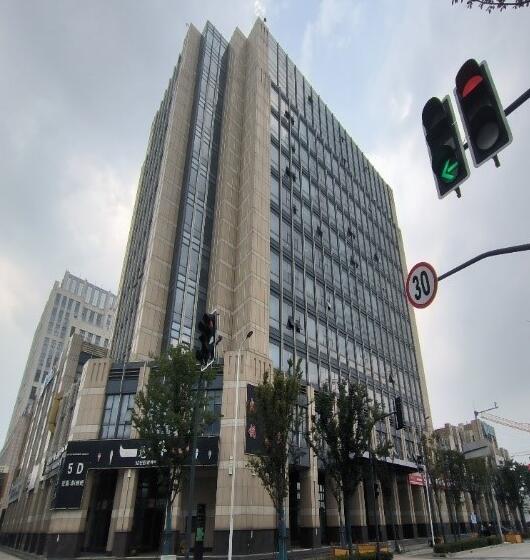 上海市浦东新区刚泰国际大厦88栋2F等149套及办公家具等 