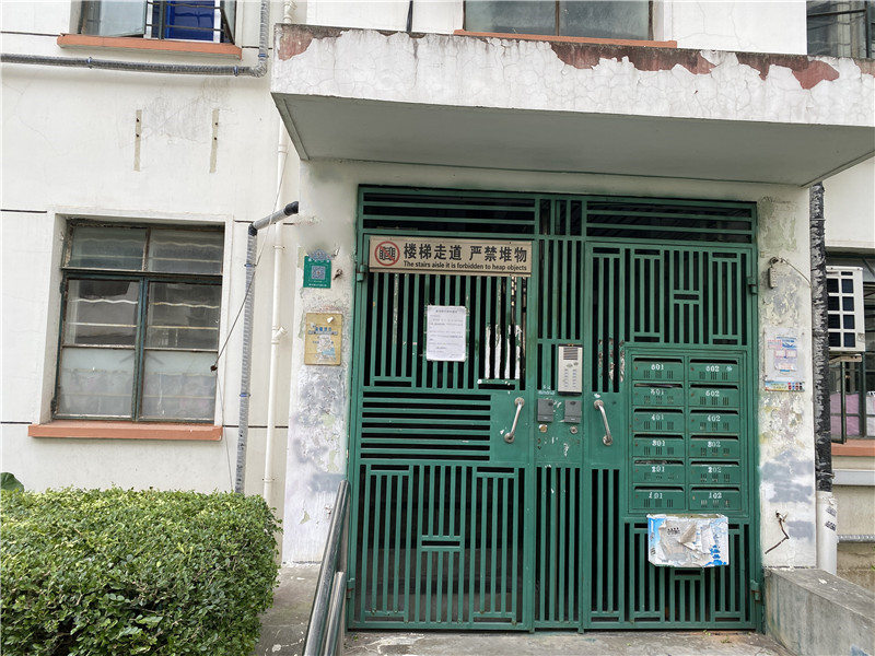 上海市嘉定区真新新村嘉秀坊65栋2F 