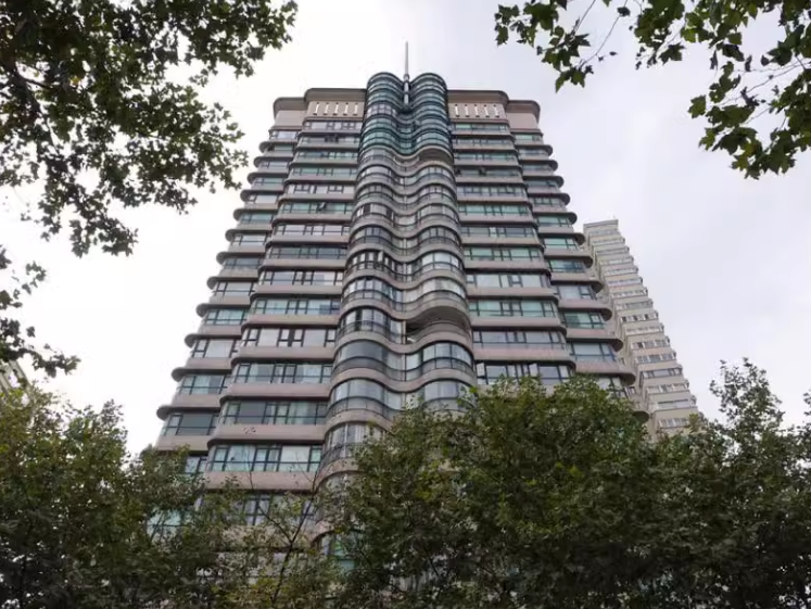 上海市徐汇区恒安阁470栋19F 