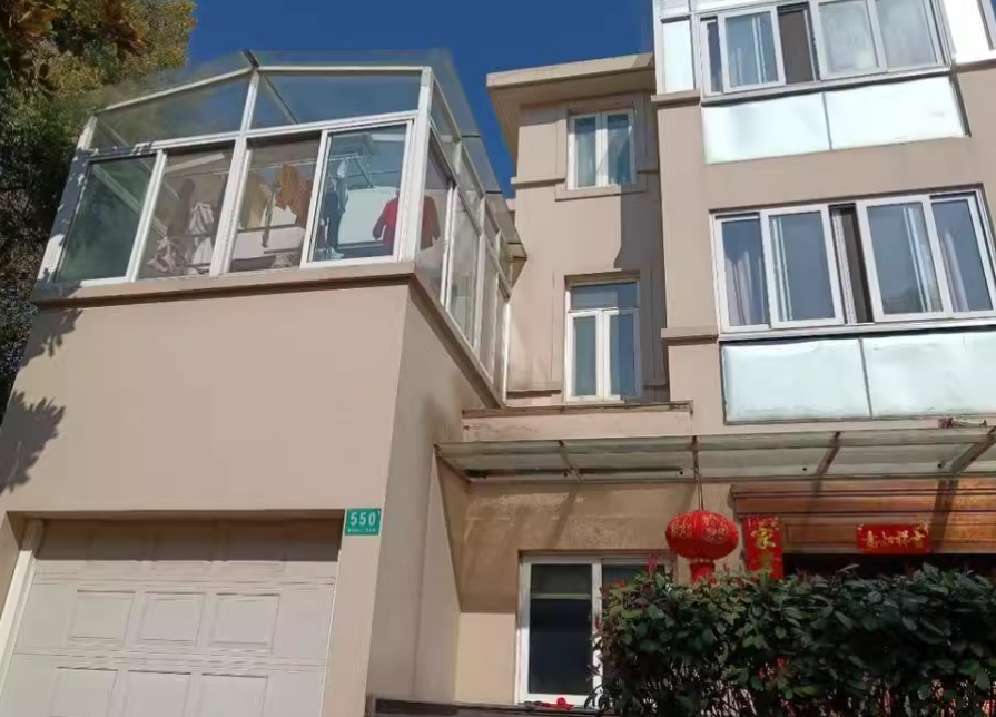 上海市浦东新区康桥半岛康桥镇550栋 