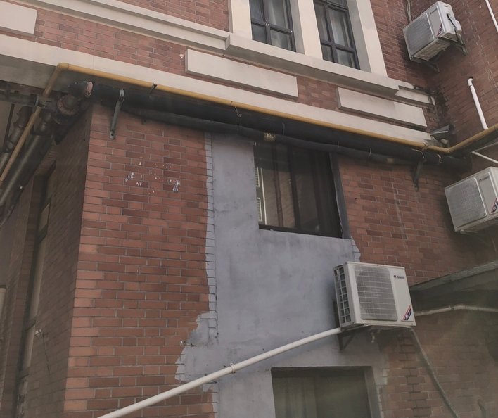 上海市浦东新区艺泰安邦花园沿街商铺宣桥镇27-33（单）栋等5套 