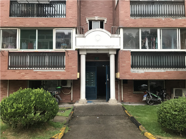 上海市金山区桥英馨苑17栋5F 