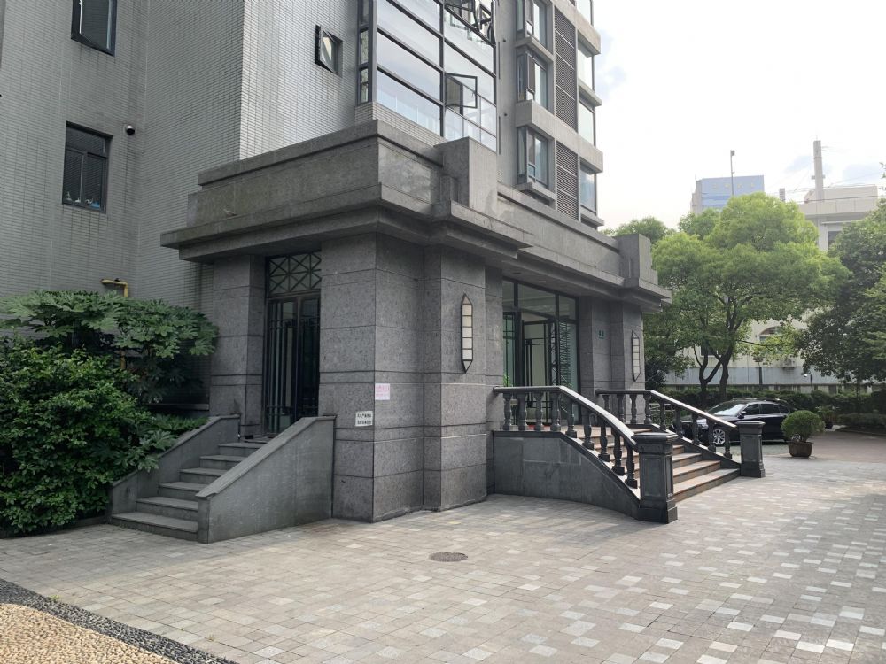 上海市黄浦区淡水湾花园5栋26F 