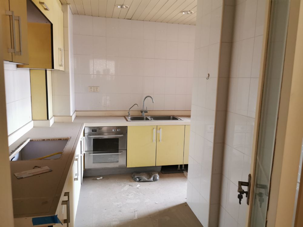 上海市黄浦区永业公寓2栋17F 