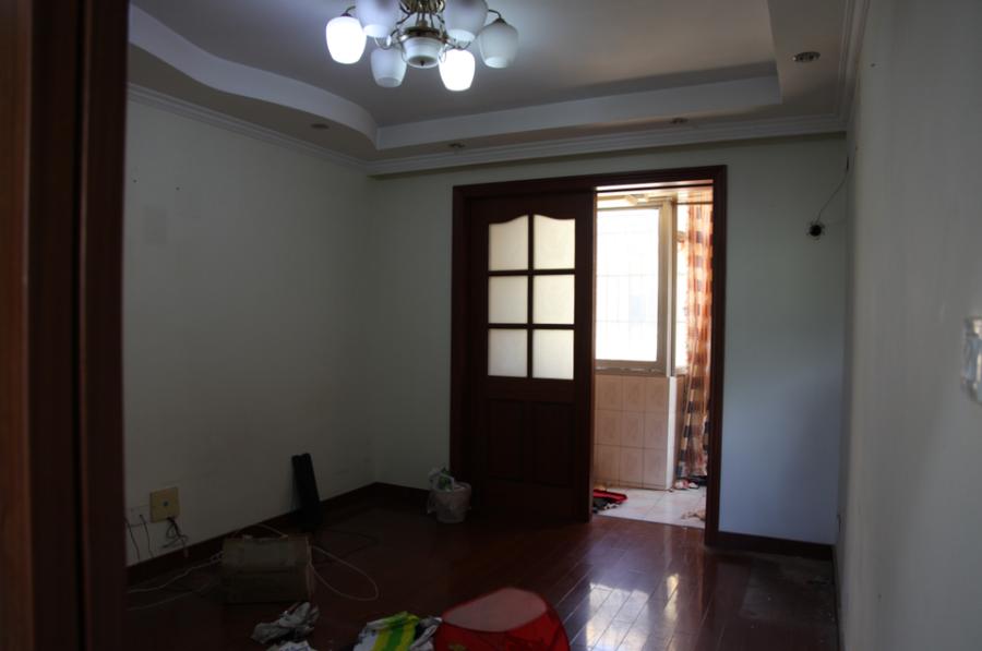 上海市浦东新区杨镇新村3栋3F 