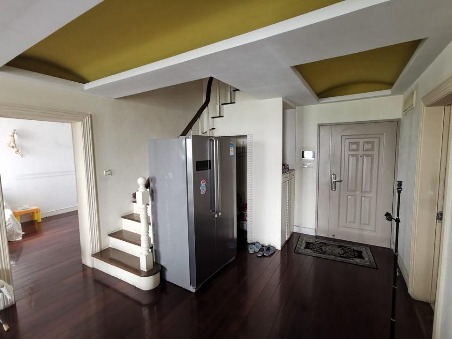 上海市浦东新区华丽家族花园22栋19F 