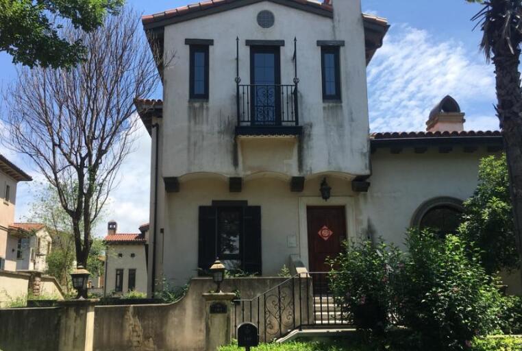 上海市崇明区览海国际高尔夫社区陈家镇160栋 