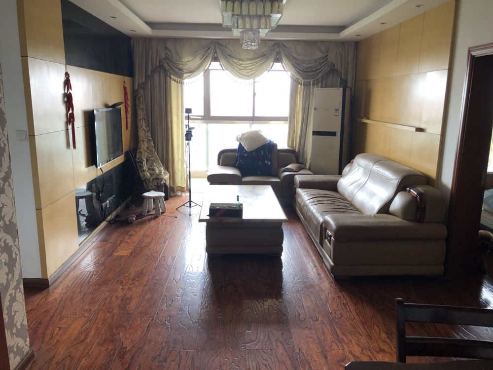 上海市松江区云间名门12栋7F 