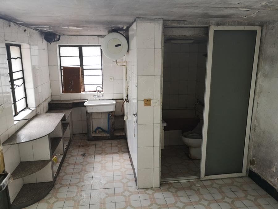 上海市金山区新枫新村14栋1F 