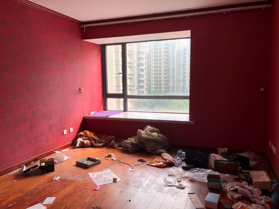 上海市宝山区三花现代城香梅苑24栋7F 