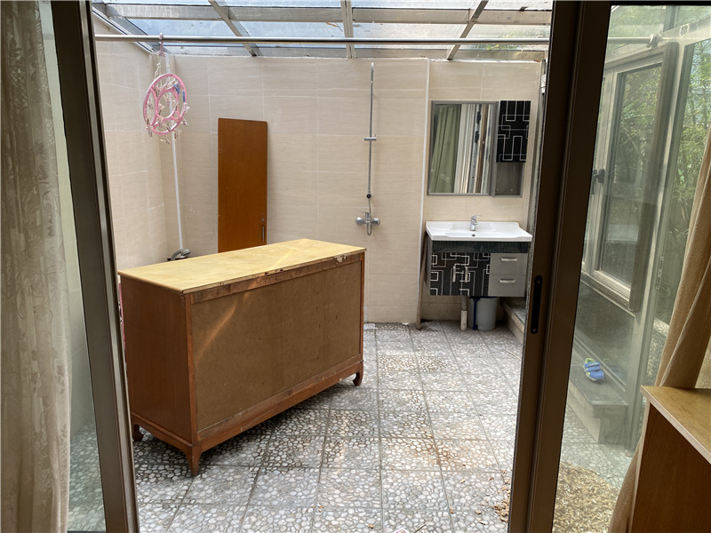 上海市浦东新区新浦煤新村41栋1F 