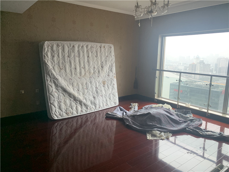 上海市浦东新区世茂滨江花园10栋48F及车位 