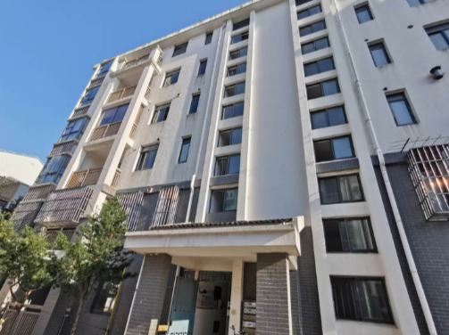 上海市金山区荣禄苑1栋6F 