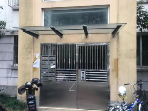 上海市闵行区碧林湾南苑12栋1F 