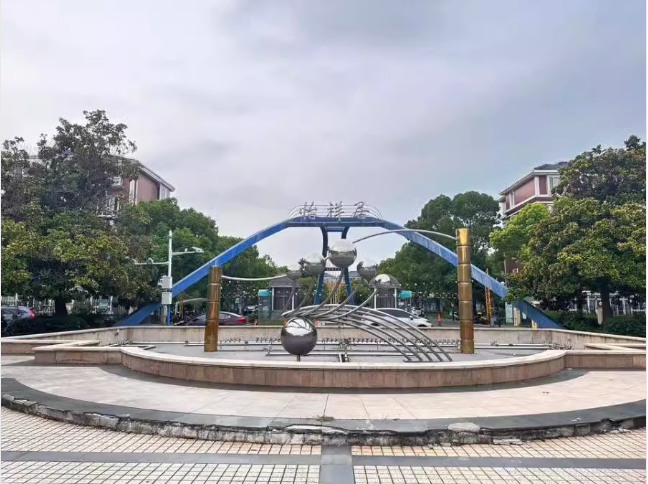 上海市崇明区怡祥居2栋5F 