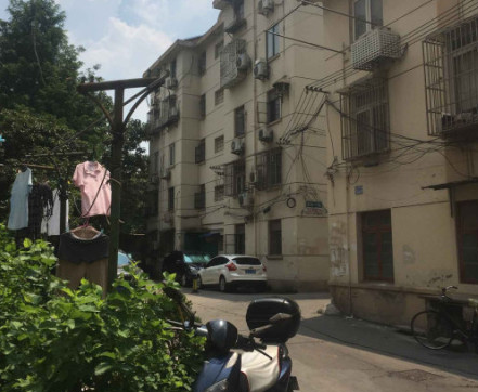 上海市徐汇区东安一村135栋5F 