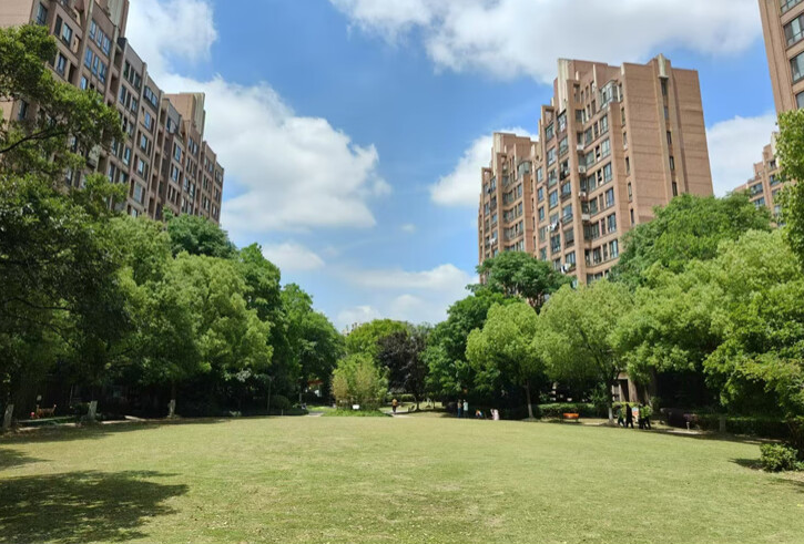 上海市宝山区香逸湾28栋13F 