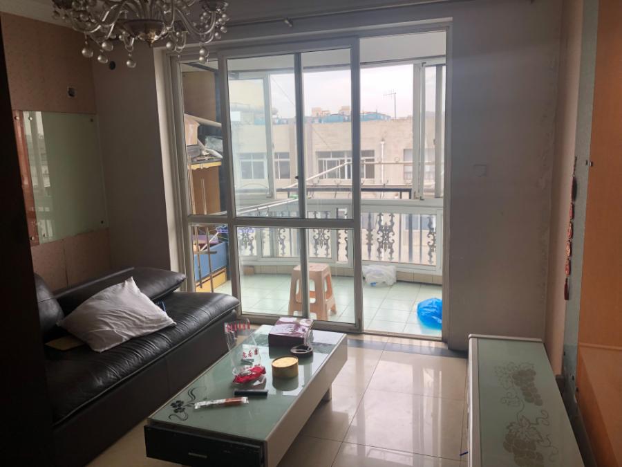 上海市宝山区玉华苑8栋8F 