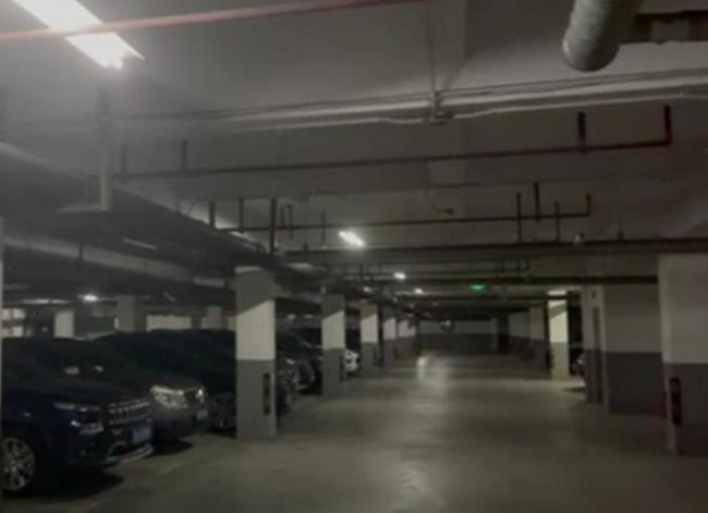 上海市徐汇区宜德苑沿街商铺73栋1F及地下1F车位 