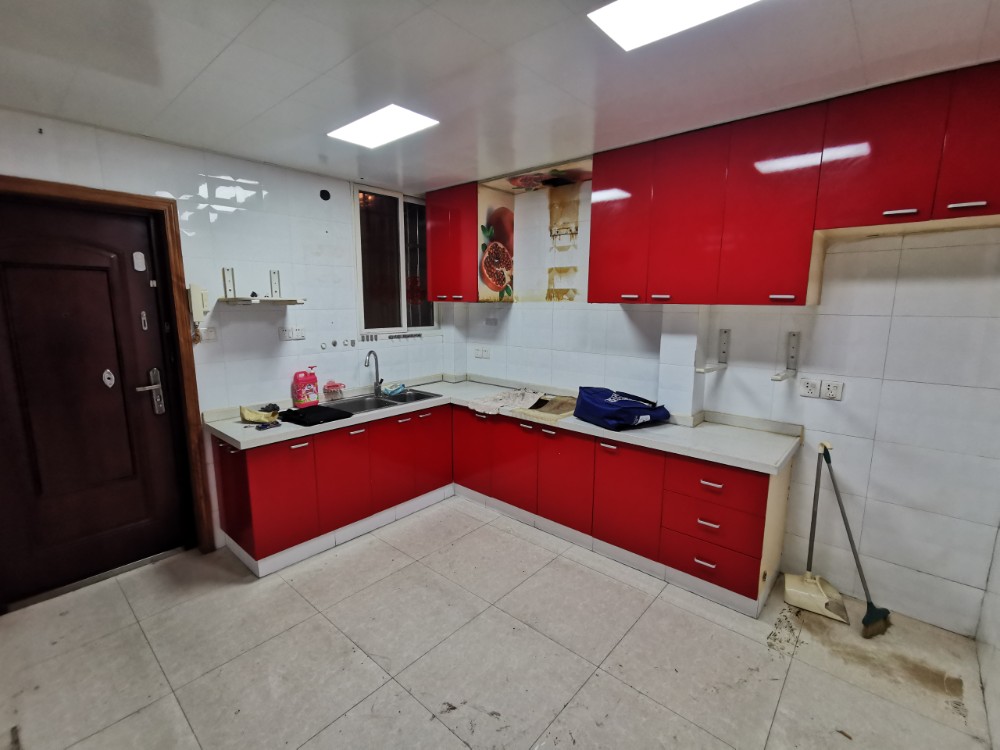 上海市静安区康平小区12栋1F 