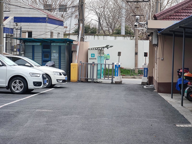 上海市青浦区青松路447弄小区32栋6F 