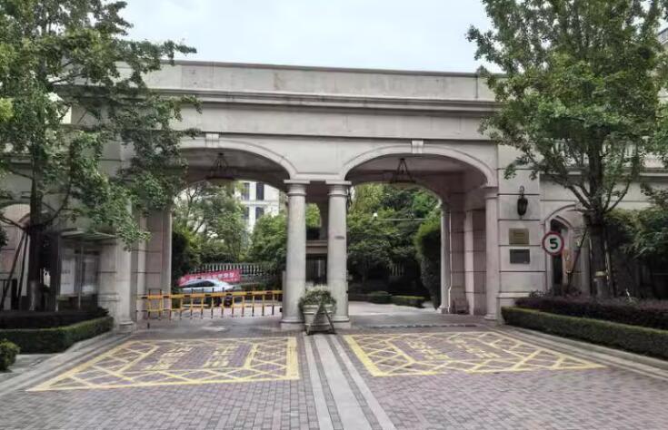 上海市松江区绿城兰园61栋1F 