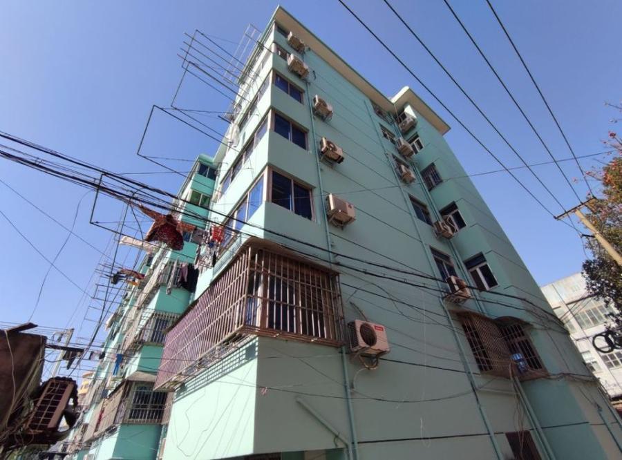 上海市金山区临仓小区330栋2F 