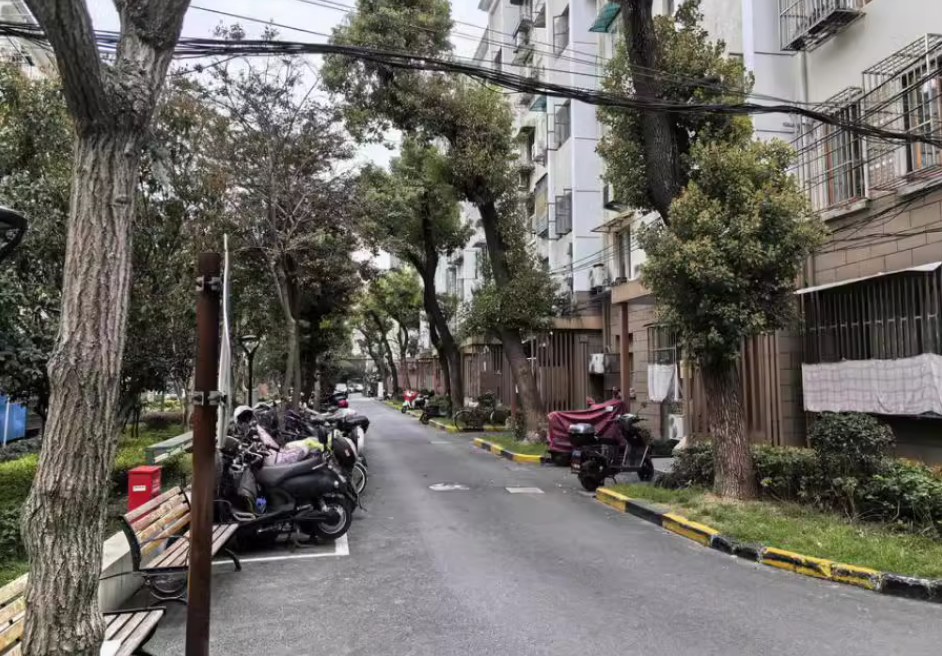 上海市虹口区东体小区17栋4F 