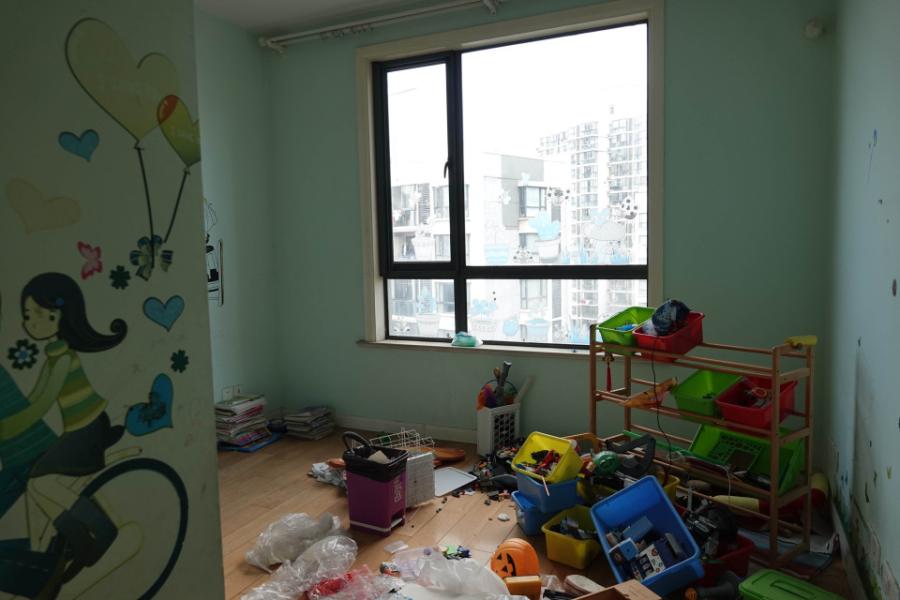 上海市宝山区保集欧郡25栋10F 