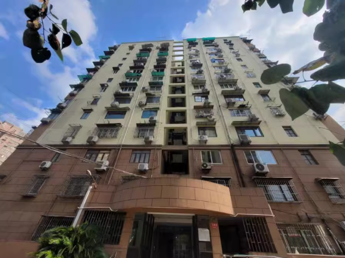 上海市普陀区东泉苑小区35栋4F 