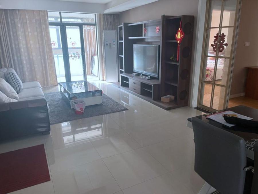 上海市崇明区明南佳苑95栋2F 