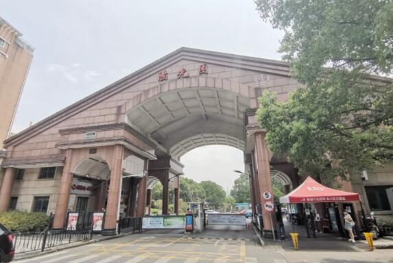 上海市奉贤区阳光园西区13栋8F 