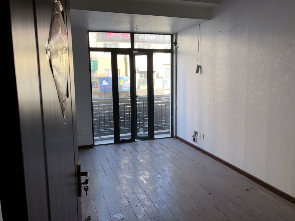 上海市金山区涌金商业广场海汇街63栋1-2F 