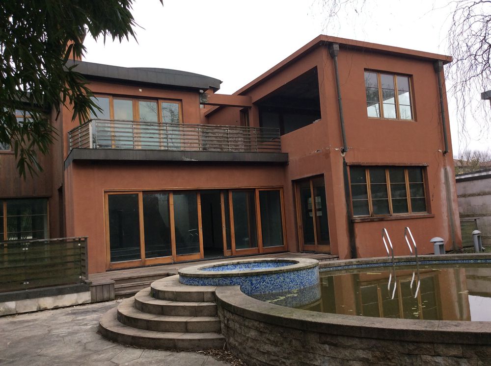 上海市松江区中凯曼荼园1080栋 