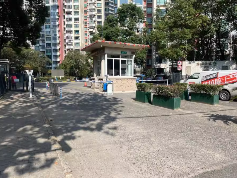 上海市普陀区逸流公寓2栋1F 