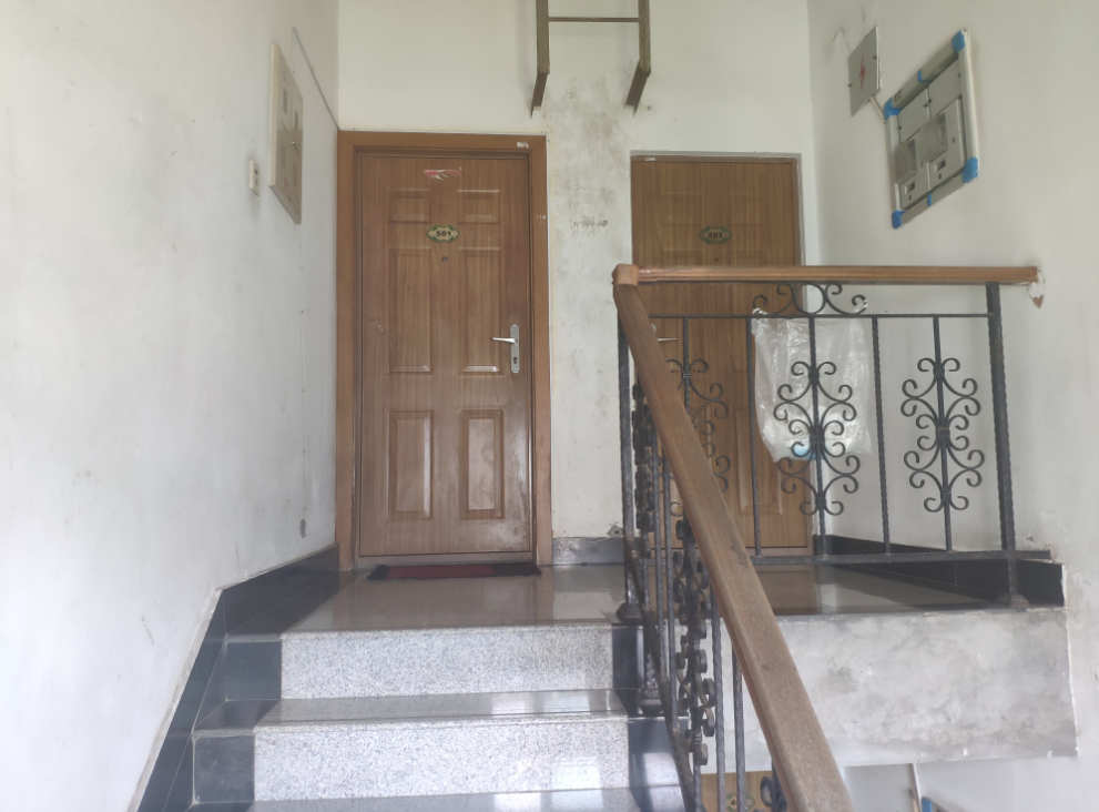 上海市松江区三盛颐景园81栋5F 