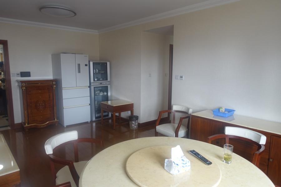 上海市静安区四方新城9栋9F及地下车库 