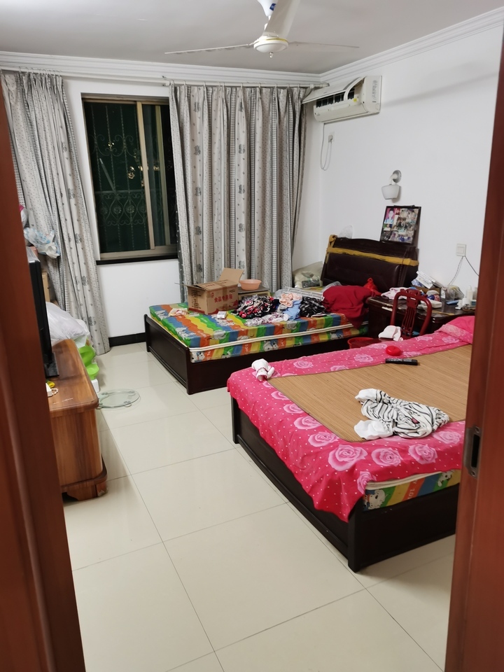 上海市青浦区海天苑新村25栋1F 