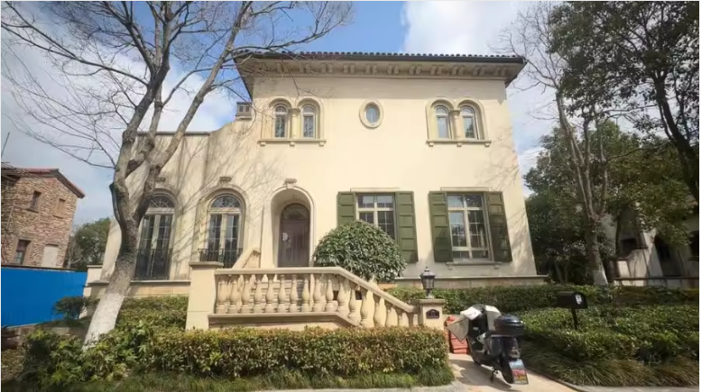 上海市崇明区览海高尔夫社区别墅A区陈家镇30栋 